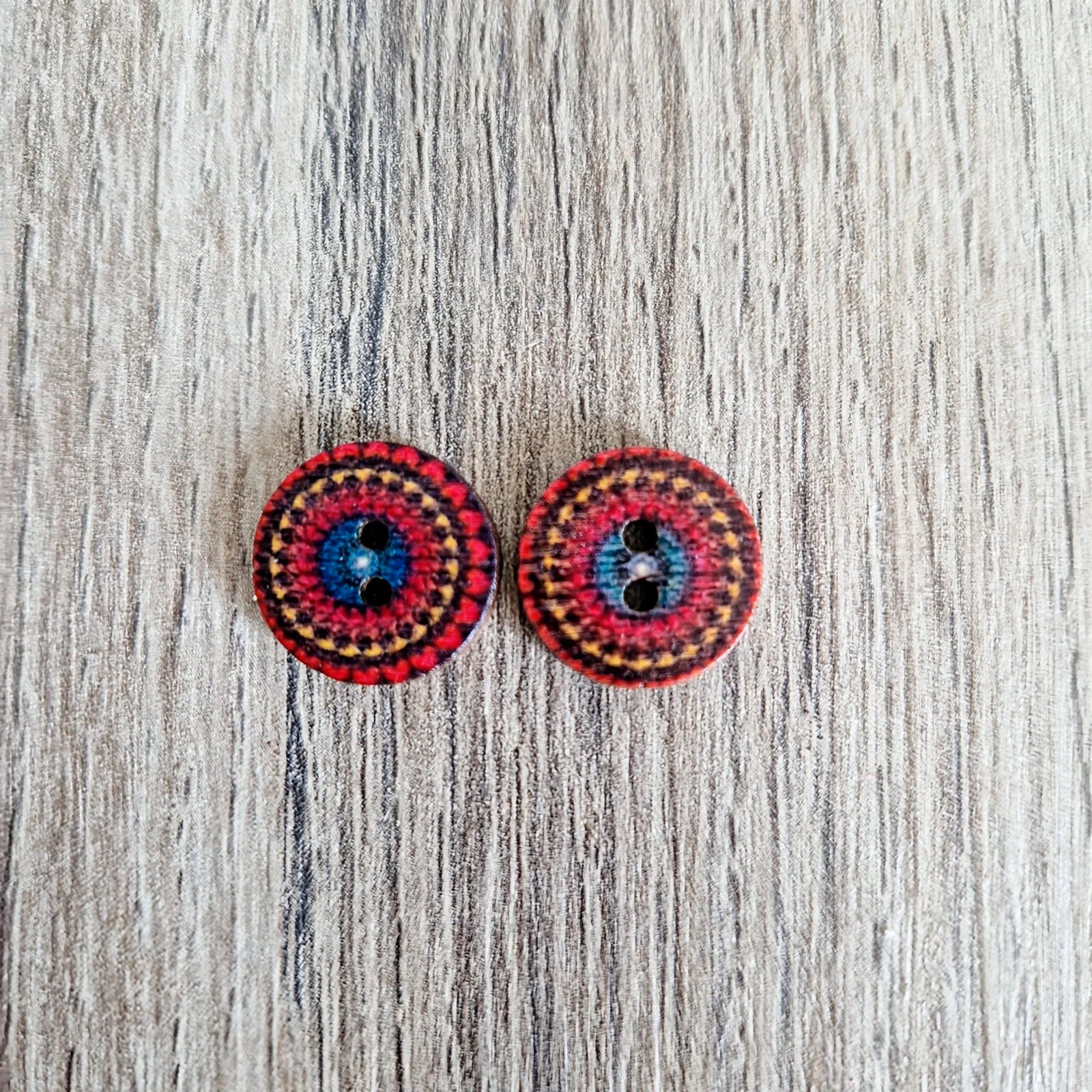 Lot de 2 boutons en bois vintage
